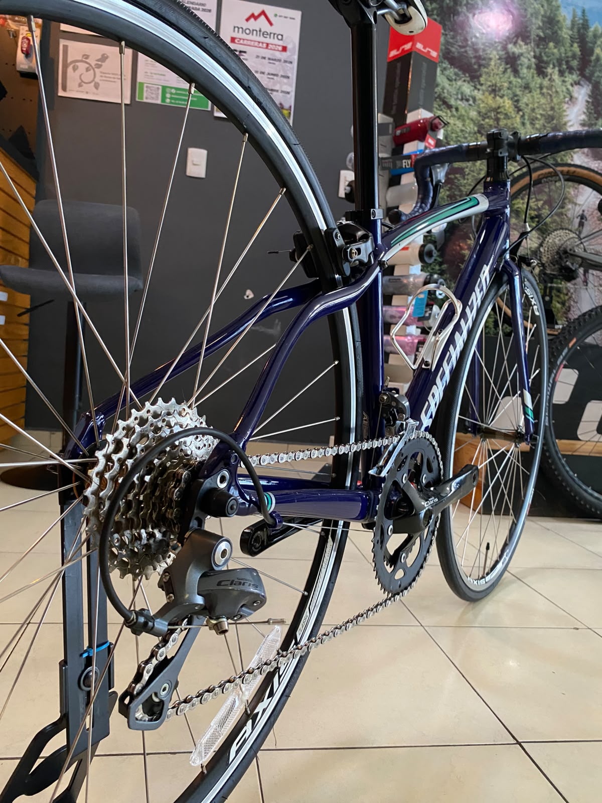Bicicleta Seminueva de ruta Specialized - Talla XS - Estatura recomendada: 155 cm – 165 cm. (