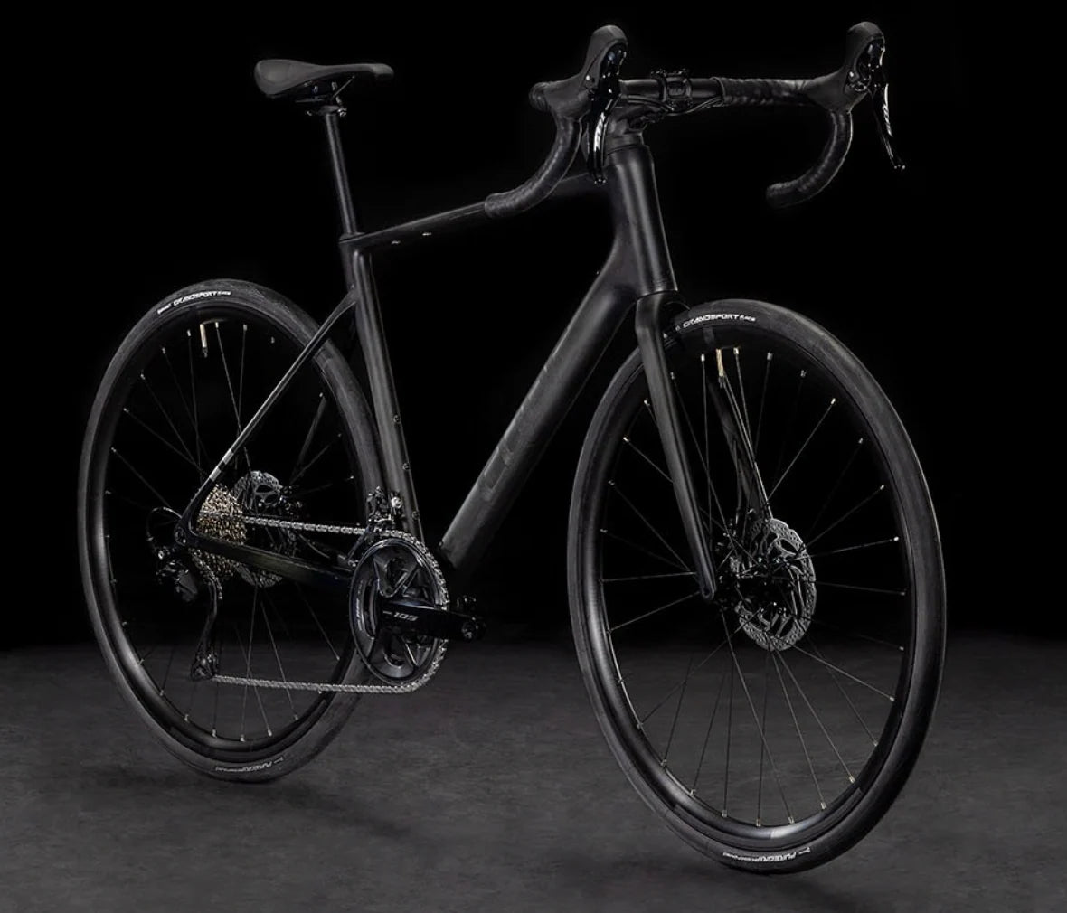 Bicicleta de Ruta CUBE Attain C:62 RACE - Blackline